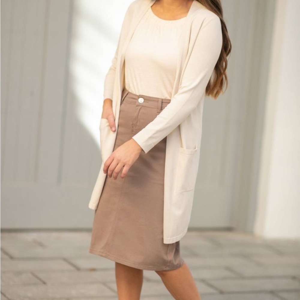 Inherit Co camel colored skirt size 5/6